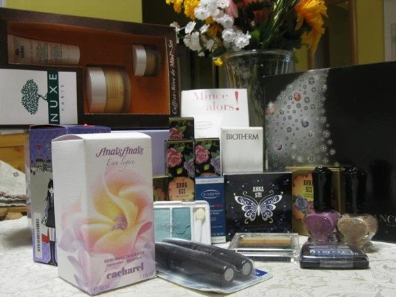 paper card and label